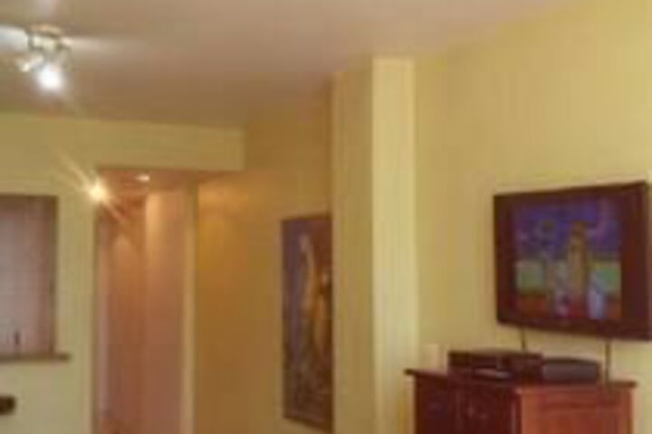 Room 10 of 42