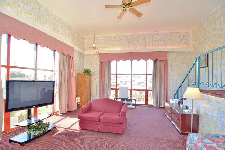 1 King Bed (6 of 6)