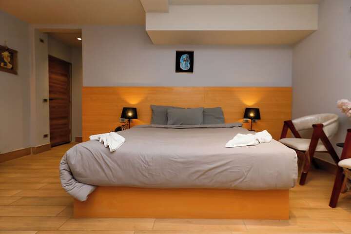 Room 46 of 227