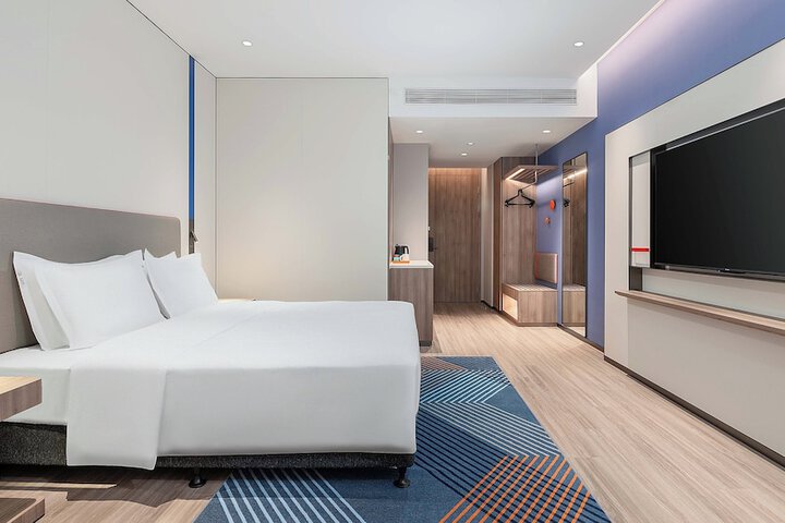 Room 7 of 46