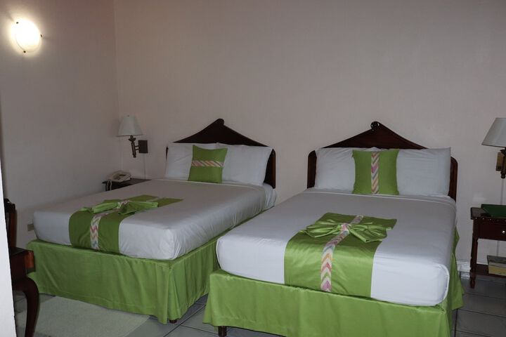 Room 3 of 89