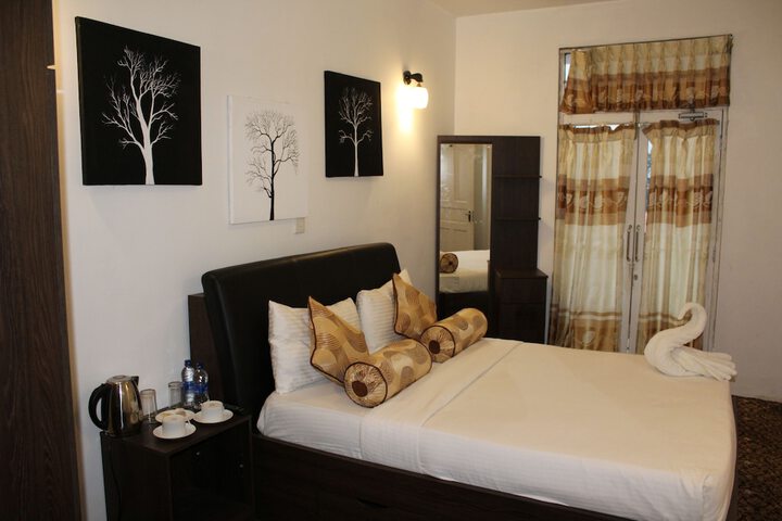 Room 5 of 26