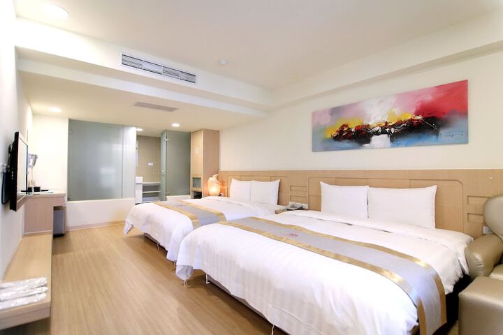 Room 7 of 74