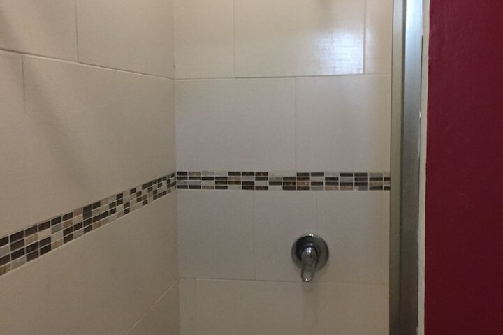 Room 33 of 40