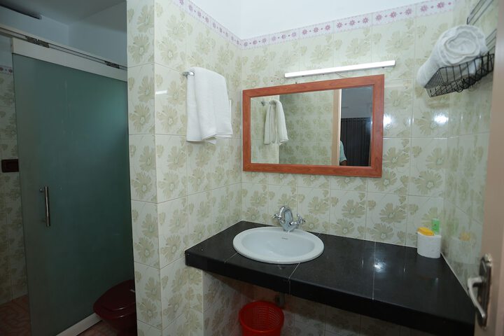 Room 28 of 73