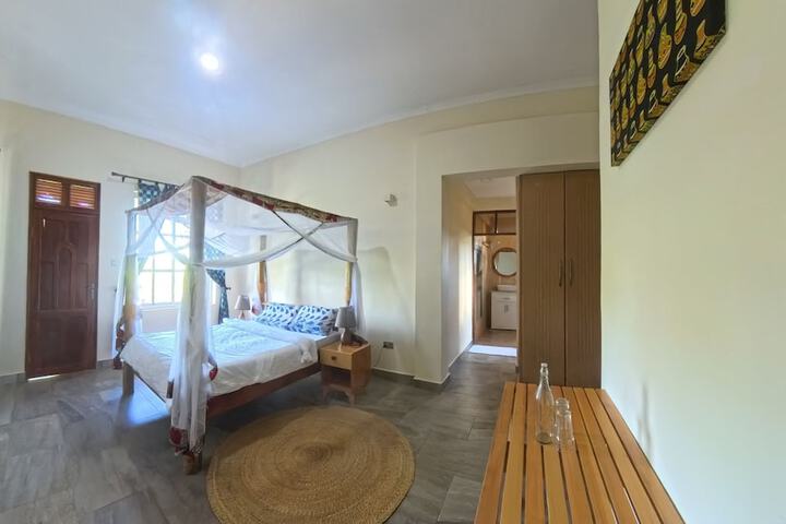 Room 4 of 31