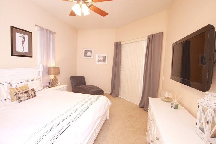 Room 9 of 23
