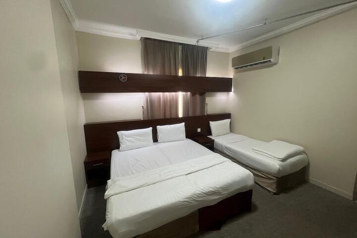 Room 9 of 15