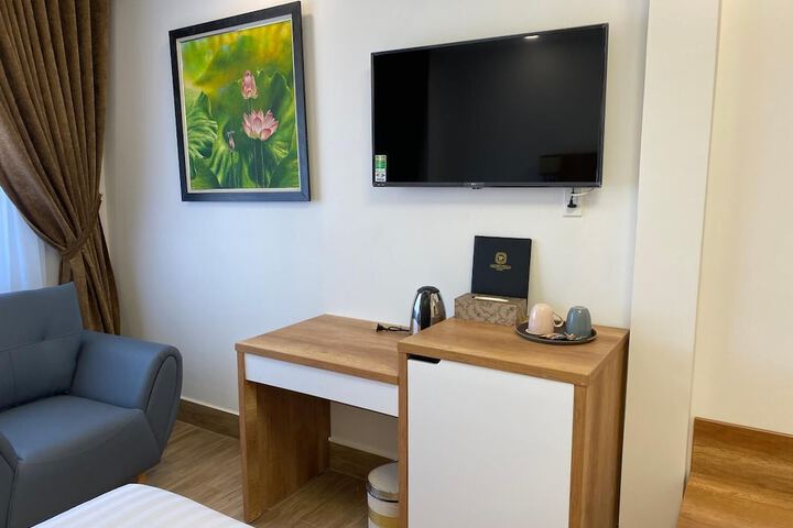 Room 11 of 35