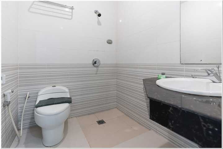 Room 12 of 20
