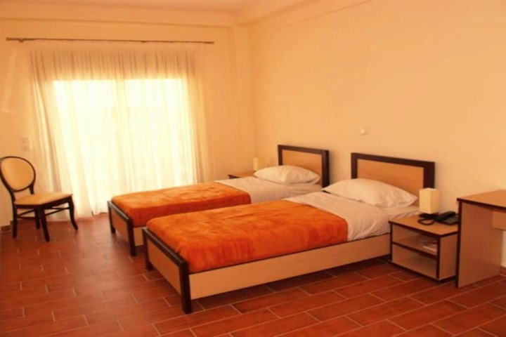 Room 8 of 41