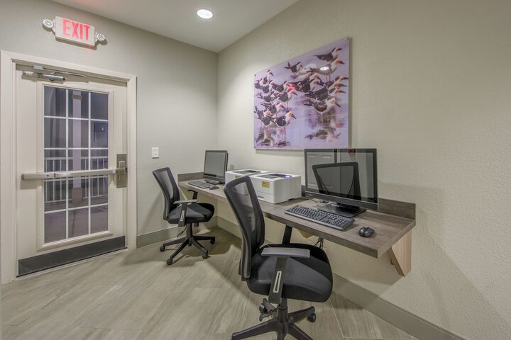 Business Center 130 of 137