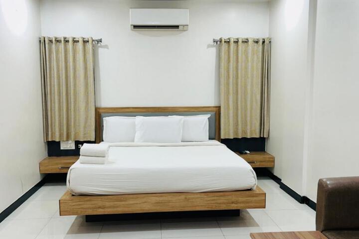 EMBASSY GRAND BOARDING AND LODGING