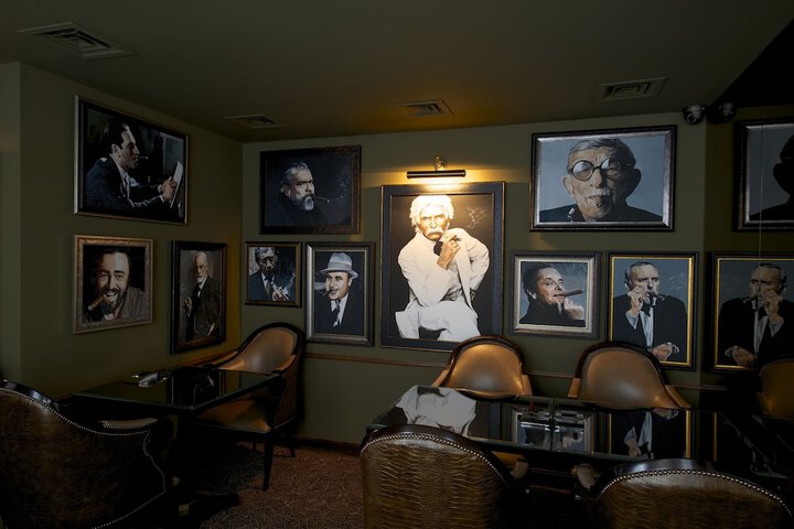 Lounge 60 of 72