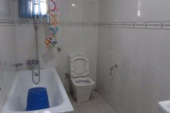 Room 4 of 43