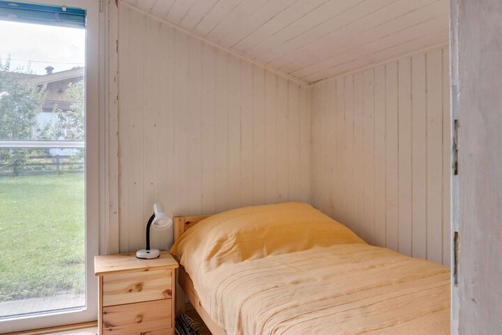 Room 2 of 36