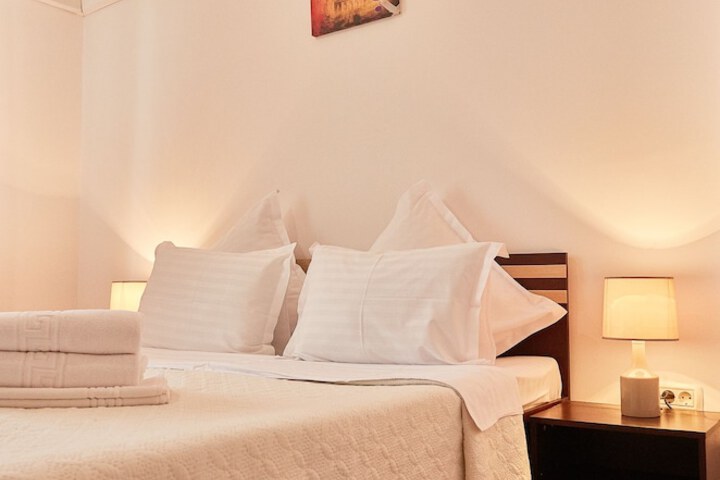 Room 15 of 230