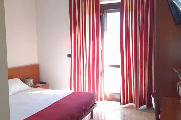 Room 4 of 27