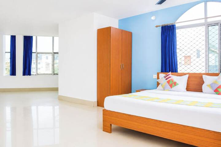 Room 5 of 8