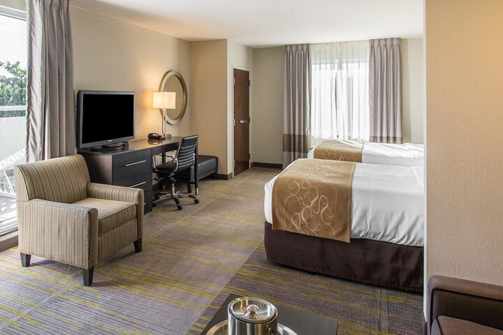 1 King Bed Suite (20 of 23)
