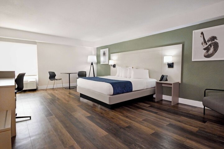 Room 42 of 135