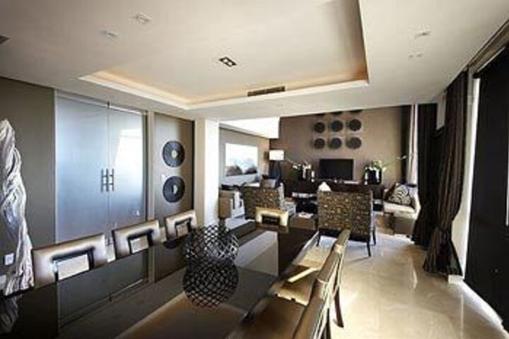 Room 32 of 45