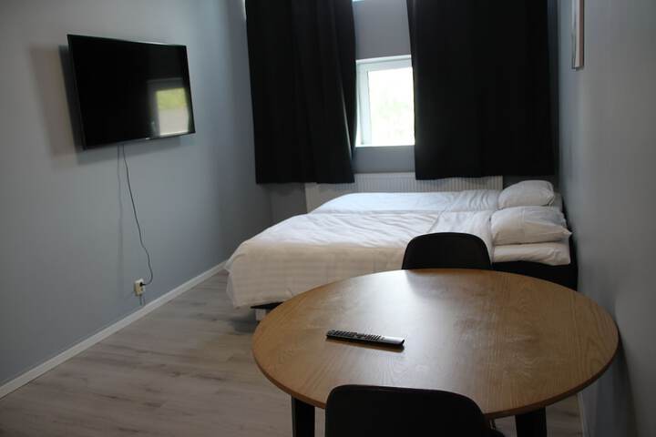 Room 8 of 50