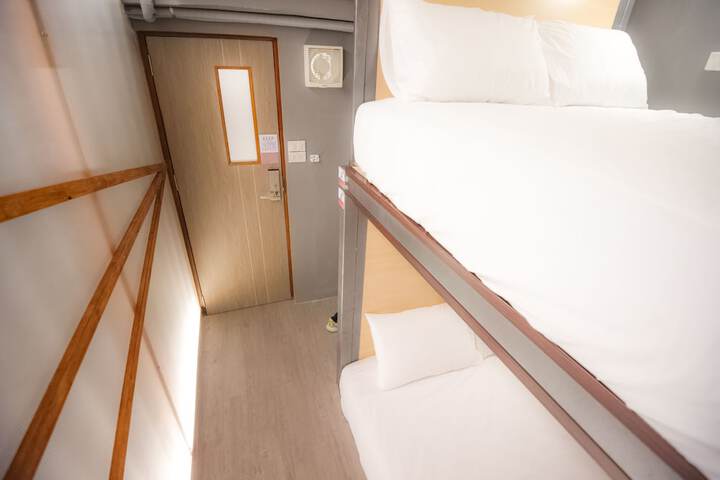 Room 15 of 68