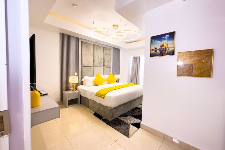 Room 6 of 36