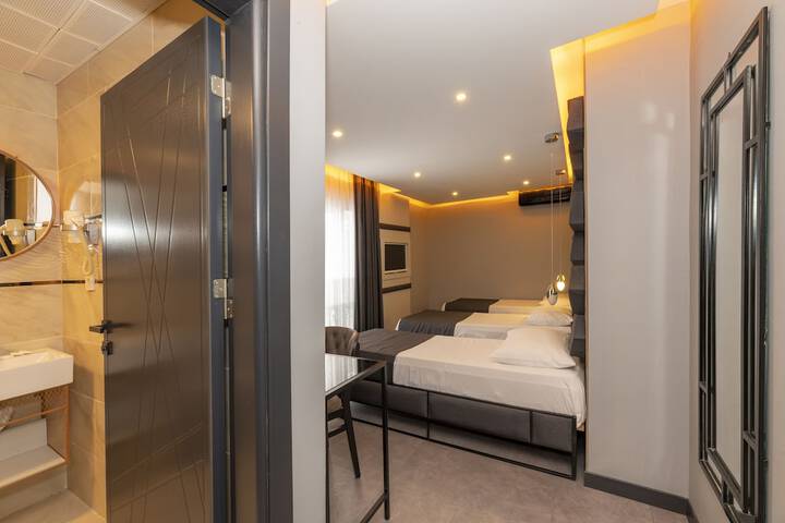 Room 16 of 49
