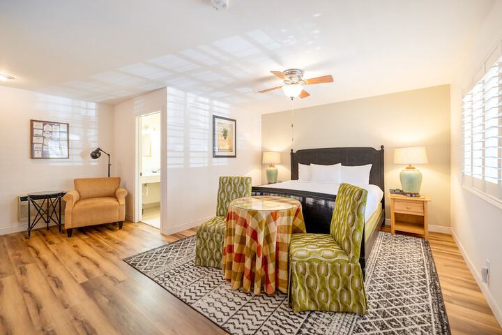 Room 25 of 106