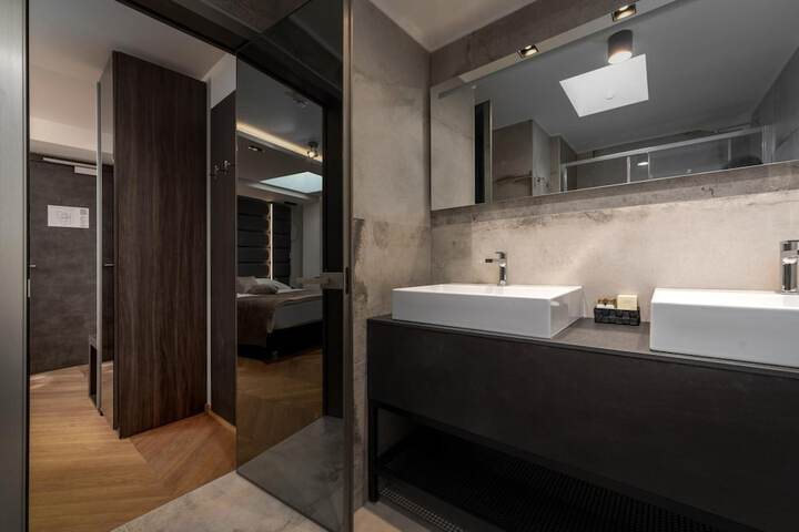 Room 32 of 56