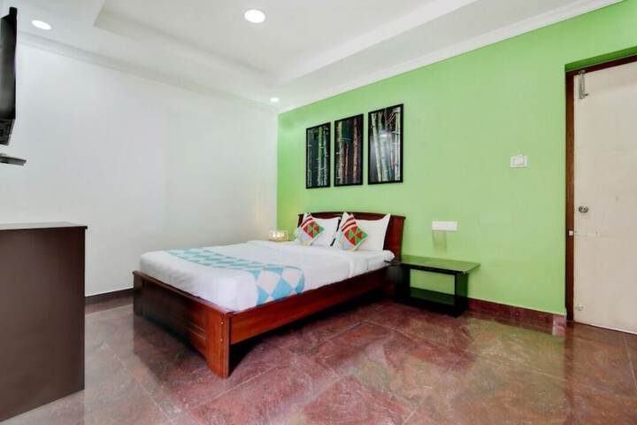 Room 4 of 13