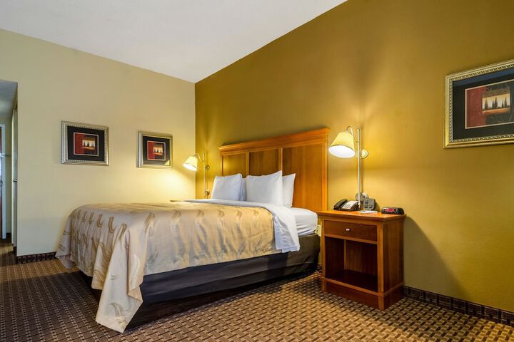 2 Queen Beds Accessible (1 of 8)