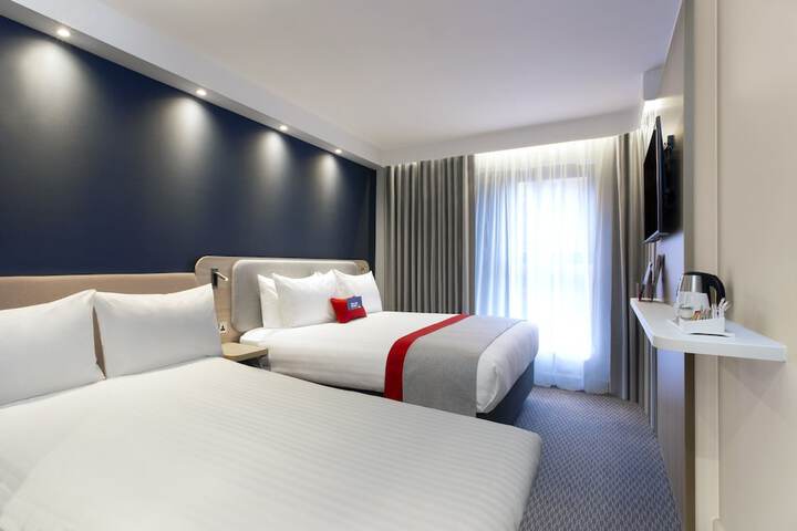 Room 8 of 45