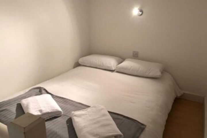 Room 37 of 39