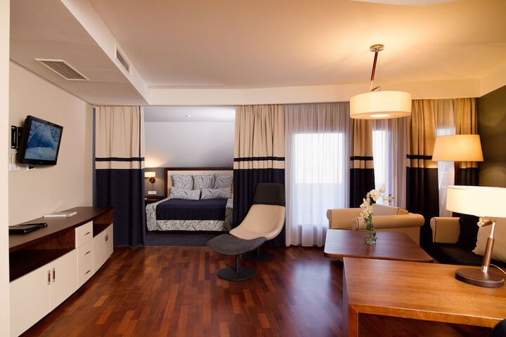 Room 4 of 54