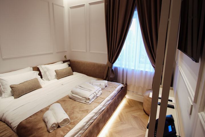 Room 25 of 49