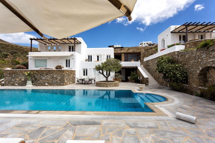 Hotel with Pool