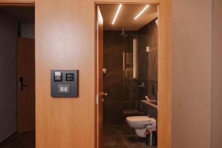 Room 17 of 25