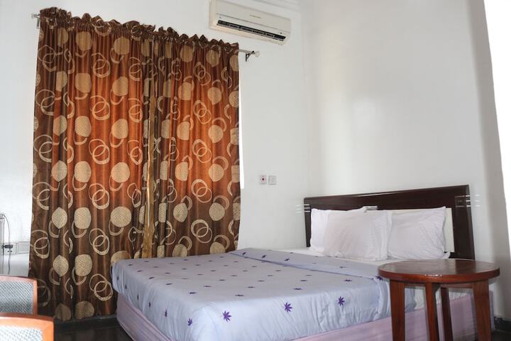 Room 4 of 19