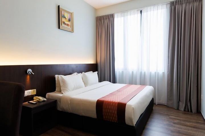 Room 7 of 25