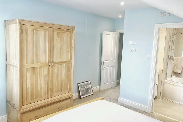 Room 6 of 14