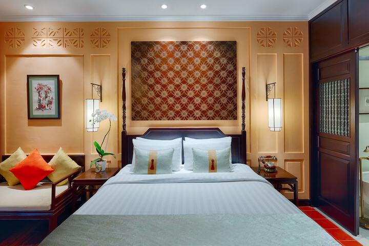 Room 10 of 74