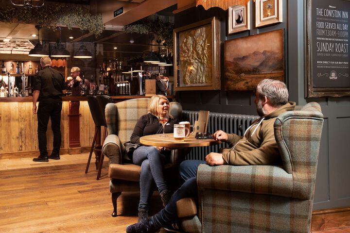 Lobby lounge