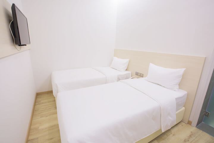 Room 5 of 26