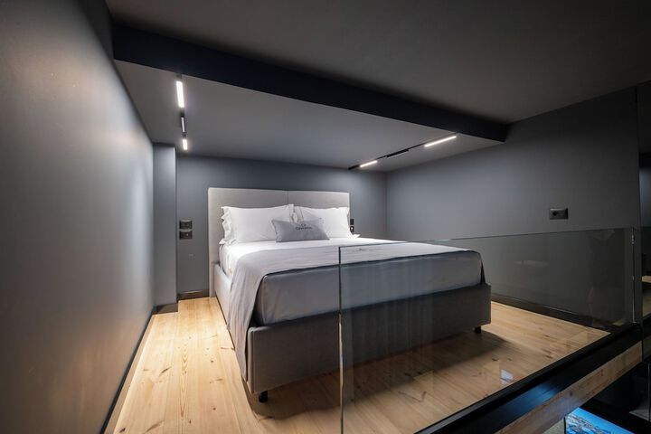 Room 43 of 147