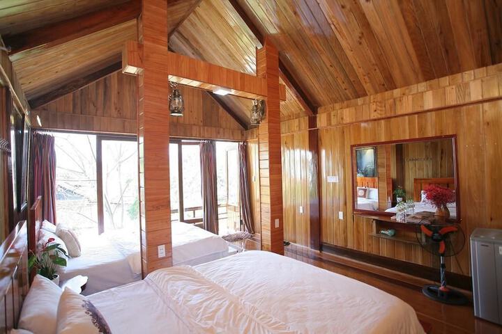 Room 2 of 40