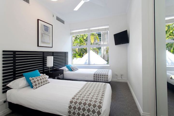 Room 21 of 120