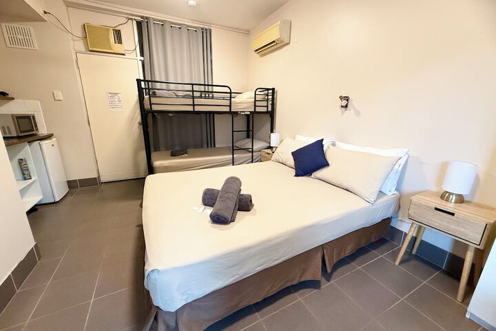 Room 2 of 38